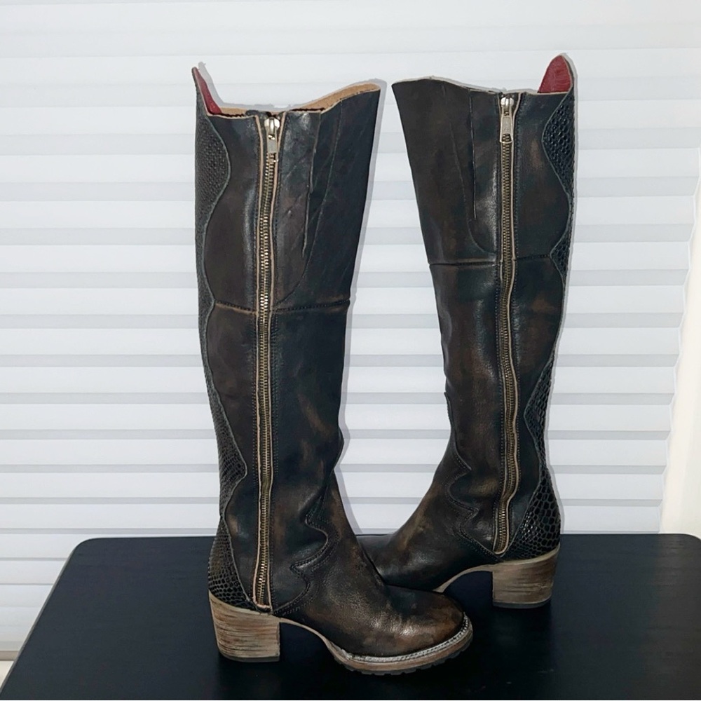 FREEBIRD Calgary Black Leather Knee-High Boots - Picture 9 of 10